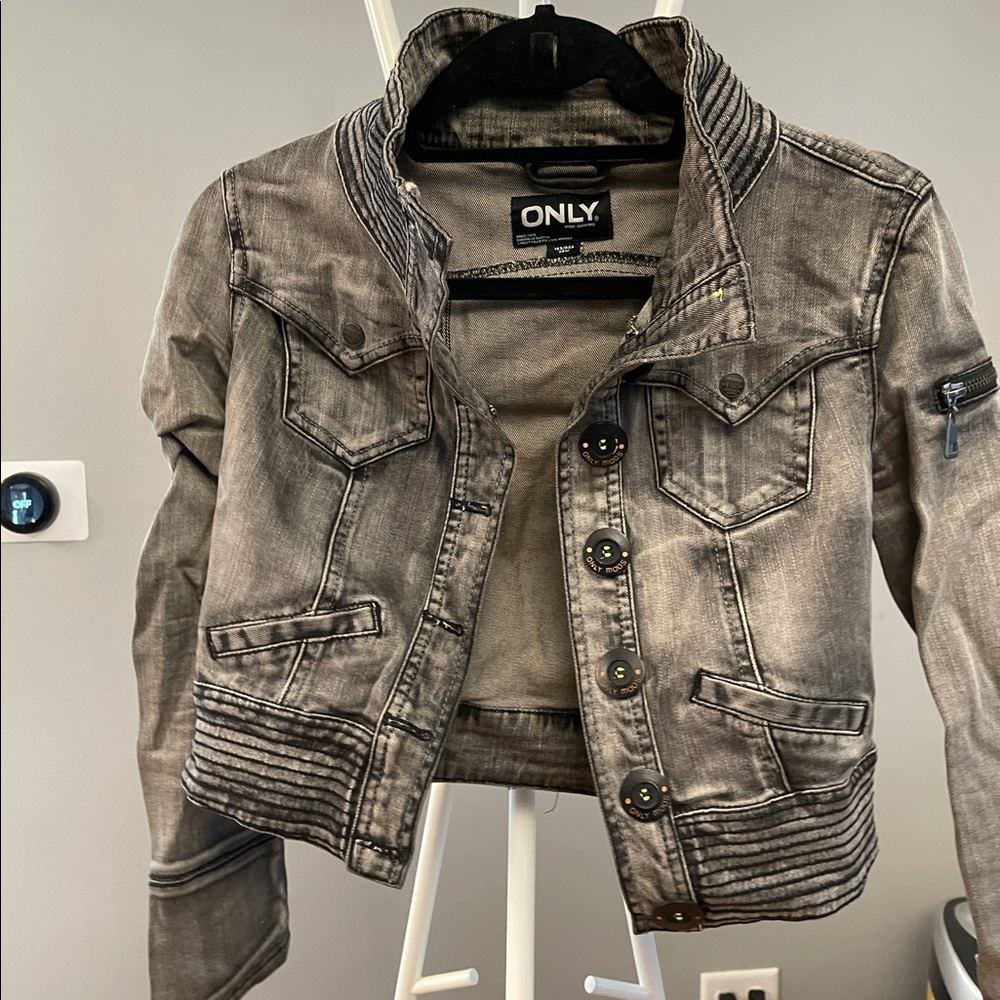 Grey Cropped Denim Jacket